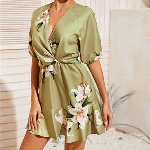 SHEIN Floral Print Twist Front A-Line Dress